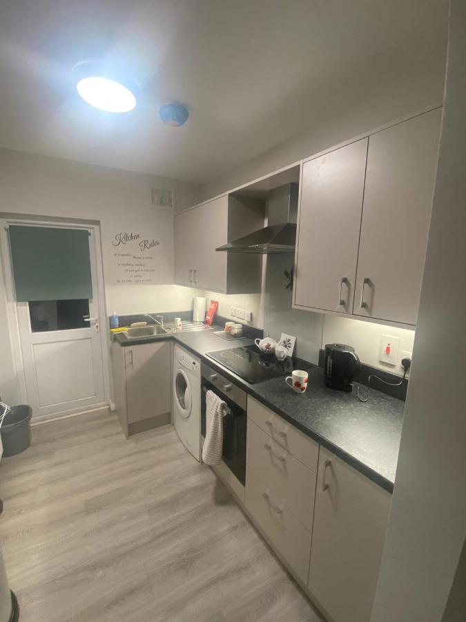 Maire Toireasa - Cosy Refurbished Property In The Gaeltacht Quarter Belfast Exterior foto