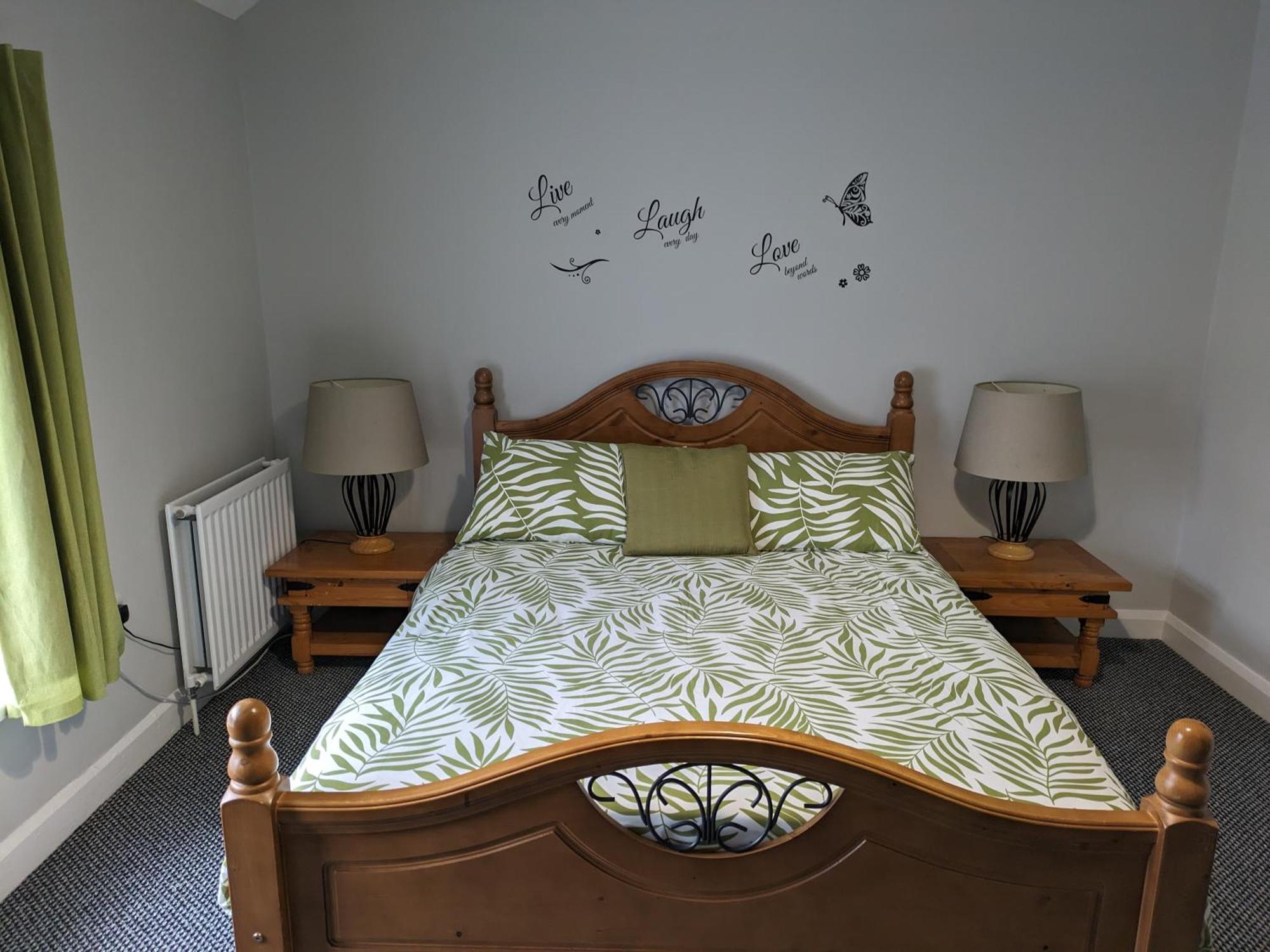 Maire Toireasa - Cosy Refurbished Property In The Gaeltacht Quarter Belfast Exterior foto