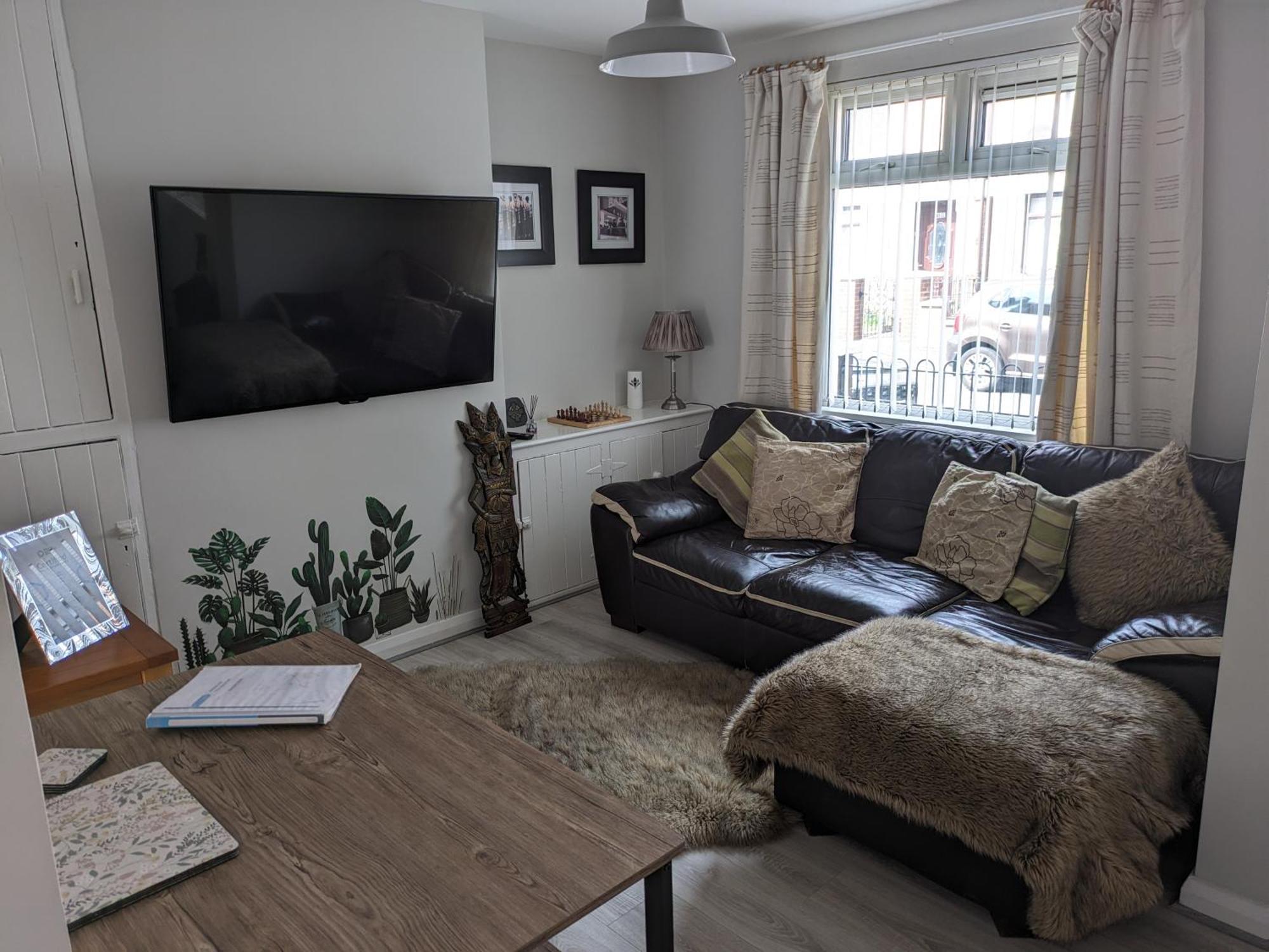 Maire Toireasa - Cosy Refurbished Property In The Gaeltacht Quarter Belfast Habitación foto